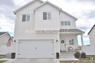 Building Photo - 206 E 520 N