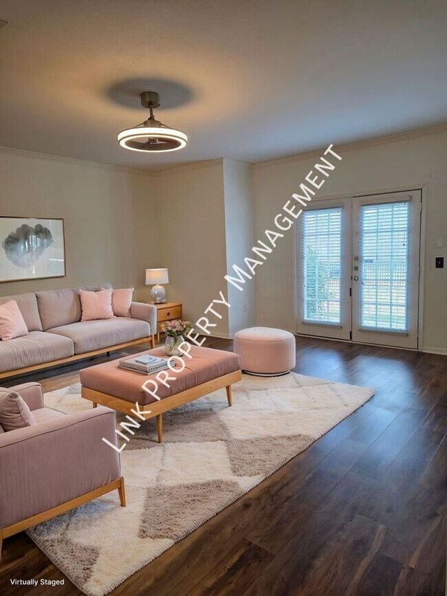 Building Photo - Beautiful One-Level Downstairs Condo in Prime Hamilton Place Location