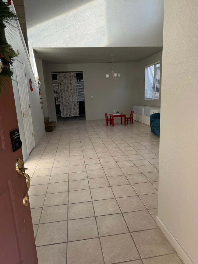 Building Photo - 1084 Huntly Dr