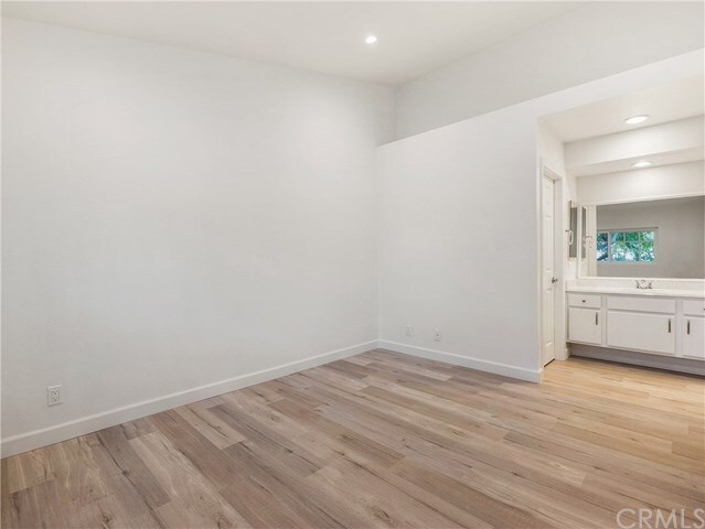 Building Photo - 24265 Avenida De Las Flores