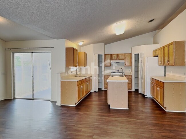 Foto del edificio - 5528 Cougar Park Ct
