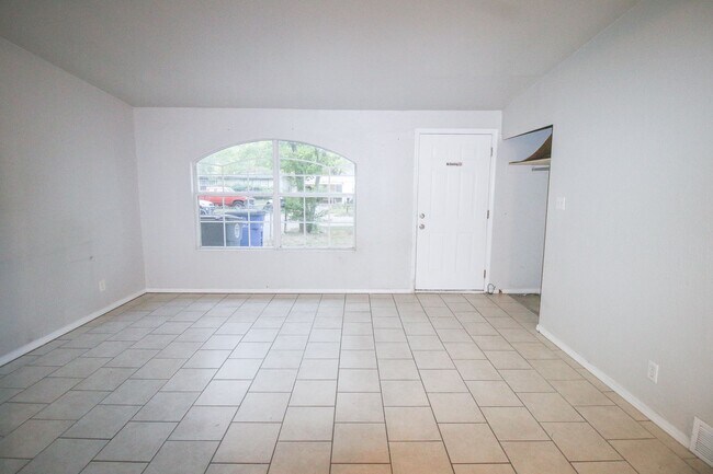 Foto del edificio - Move In Ready!