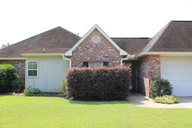 Building Photo - 17503 Les Chenier Blvd