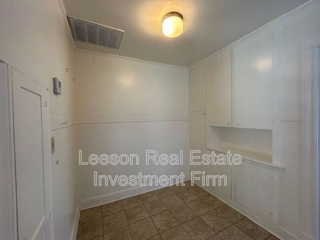 Foto del edificio - 3429 Beverly Pl