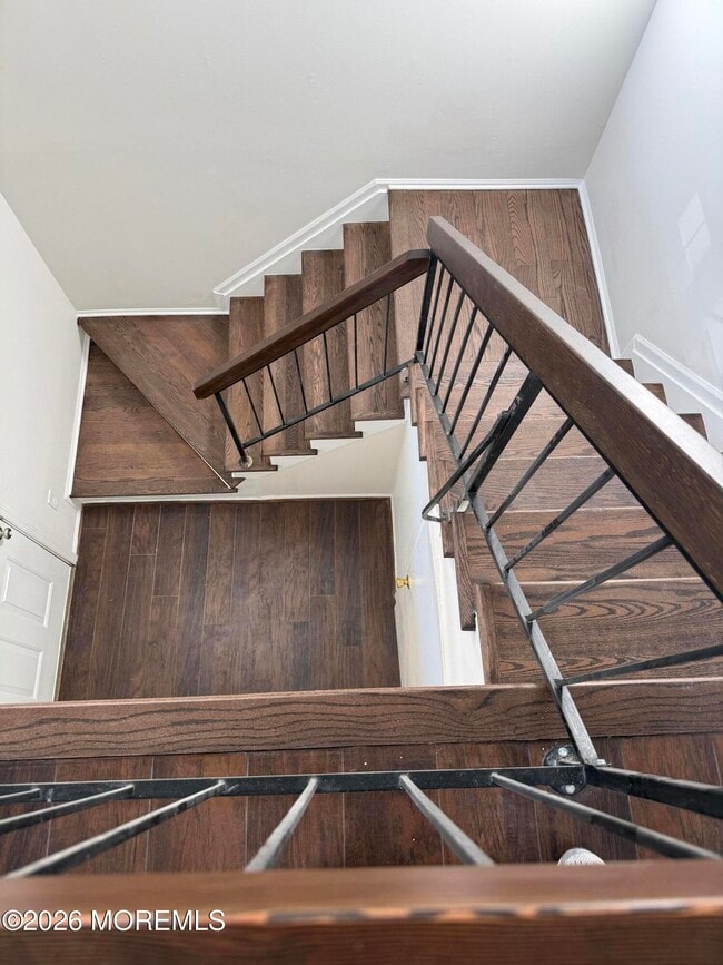 Building Photo - 166 Tulip Ln