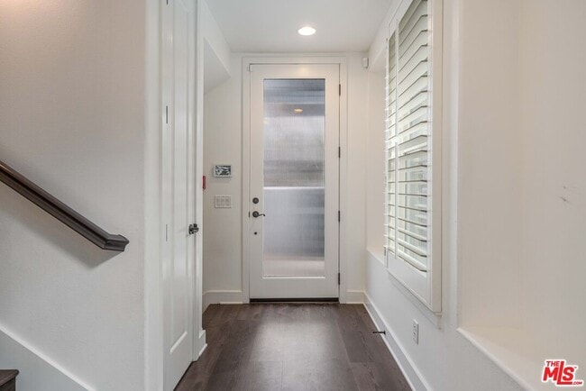 Foto del edificio - 5800 Seawalk Dr