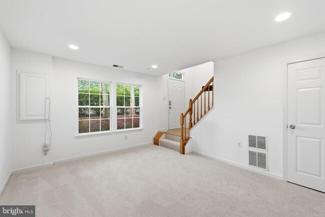 Foto del edificio - 4067 Fountainside Ln