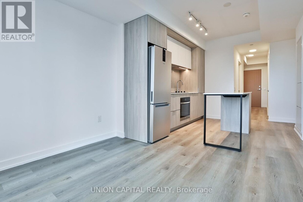 Photo principale - 395 Square One Dr