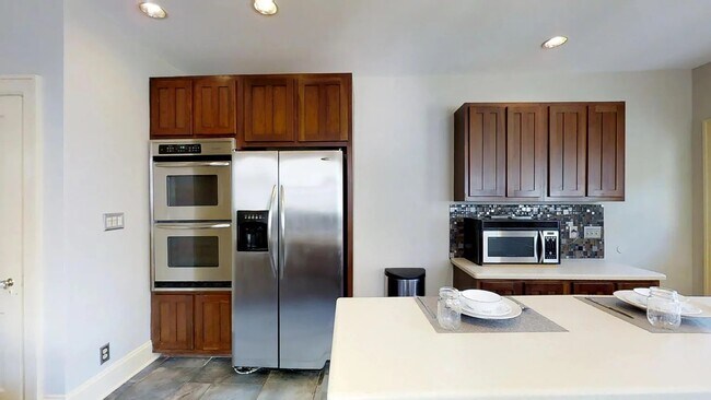 Foto del edificio - 681 College Ave