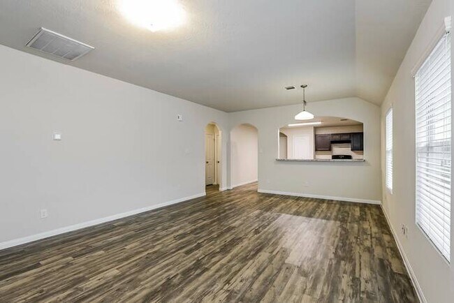Foto del edificio - 5710 Kyle Cove Dr