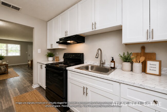 Building Photo - 250 Garnett Ridge Dr