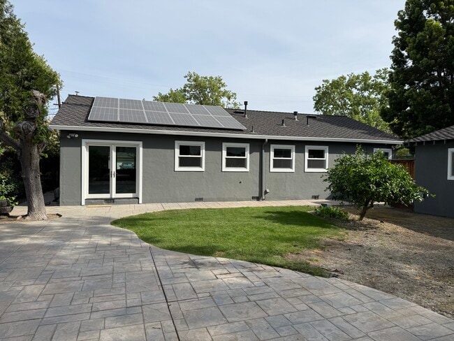 Building Photo - 3149 Rogers Ave