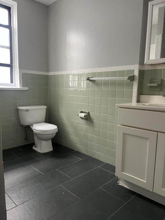 Building Photo - 280 Hawthorne Ave