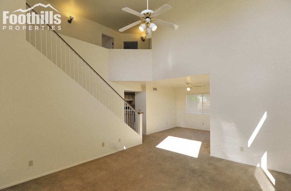 Foto principal - 4674 W Knollside St