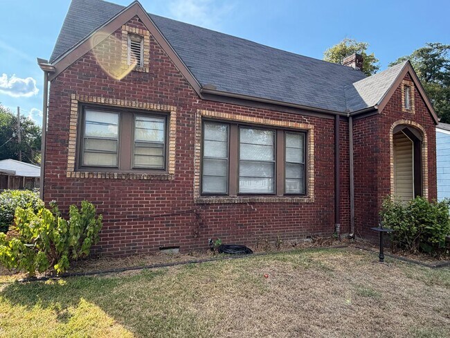 Building Photo - 3432 Broadmoor Blvd