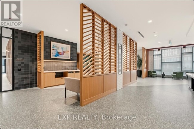 Photo du bâtiment - 2495 Eglinton Ave W