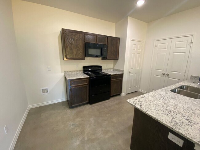 Foto del edificio - 2302 Zanoletti Ct