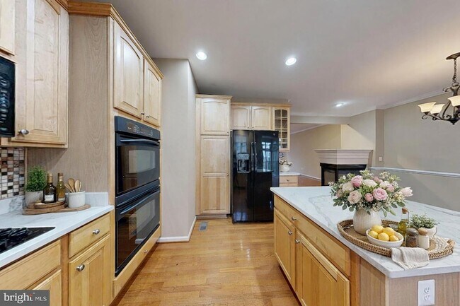 Foto del edificio - 9321 Hundith Hill Ct