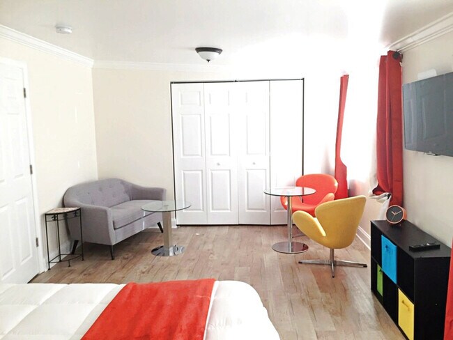 Foto del edificio - 3304 Otis St