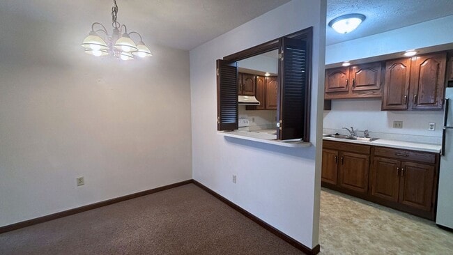 Building Photo - 509 Oak Glen Dr