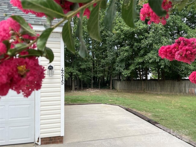 Building Photo - 4215 Suttle Pl