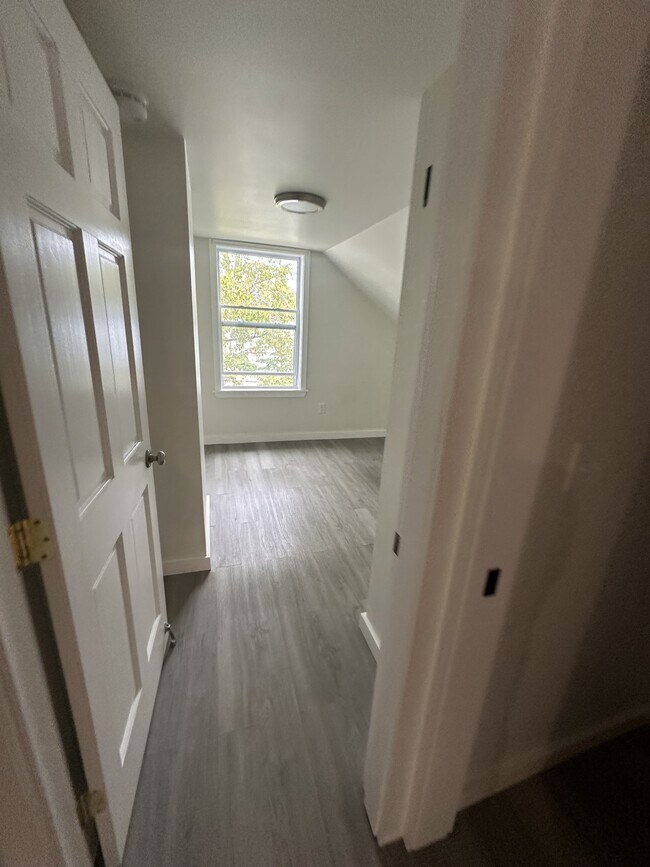 Foto del edificio - 7 Bennett Ave