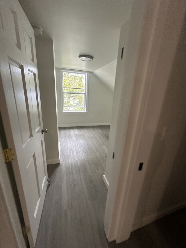 Building Photo - 7 Bennett Ave