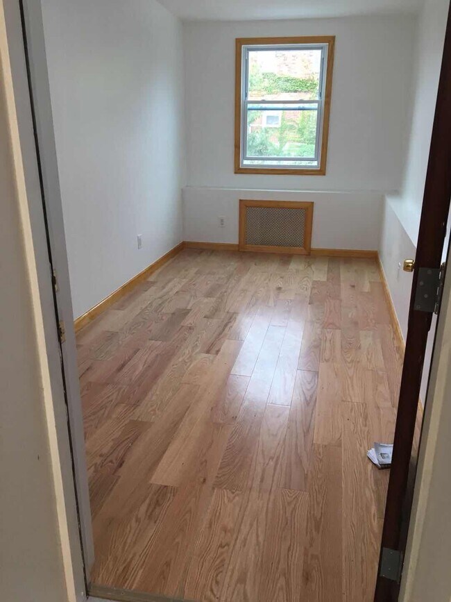 Foto del edificio - 3470 111th St