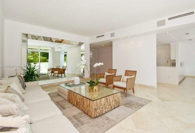 Foto del edificio - 50 South Pointe Dr
