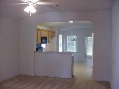 Foto del edificio - 5077 Hartson