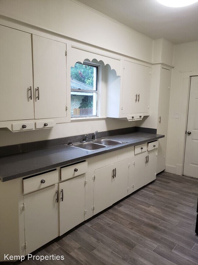 Foto del edificio - 2 br, 1 bath House - 2416 Avenue A