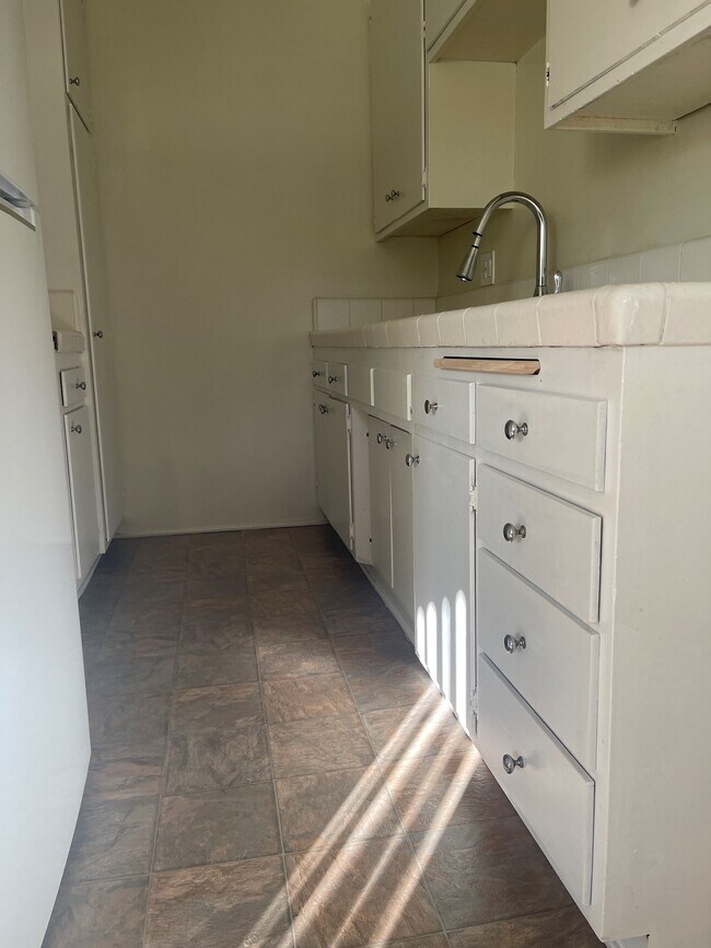 Foto del edificio - 15636 Valerio St