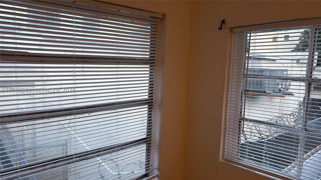 Foto del edificio - 179 NE 53rd St