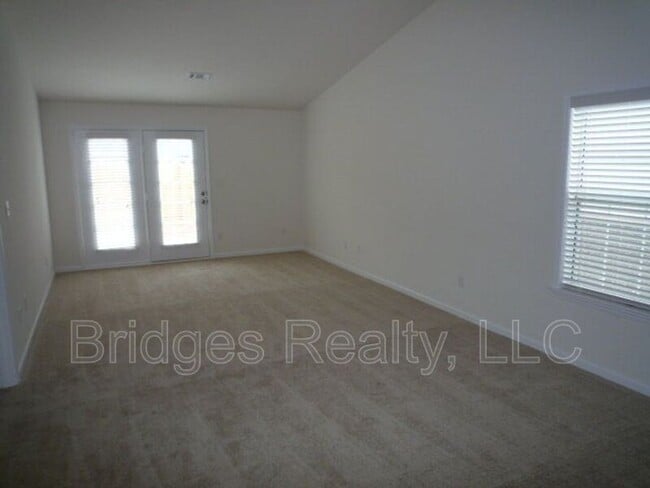 Foto del edificio - 5072 Wheeler Lake Rd