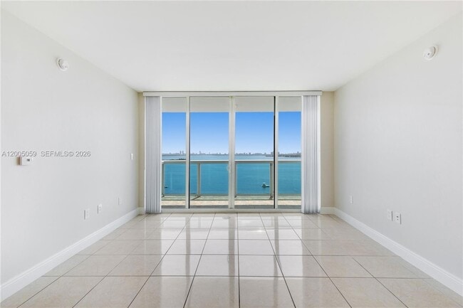 Building Photo - 1800 N Bayshore Dr