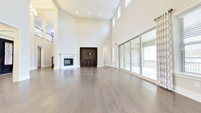 Building Photo - 1225 Ladera Dr