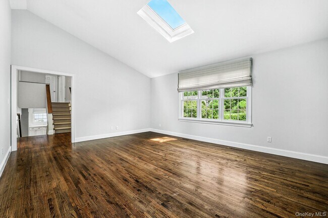 Building Photo - 24 Thorne Pl