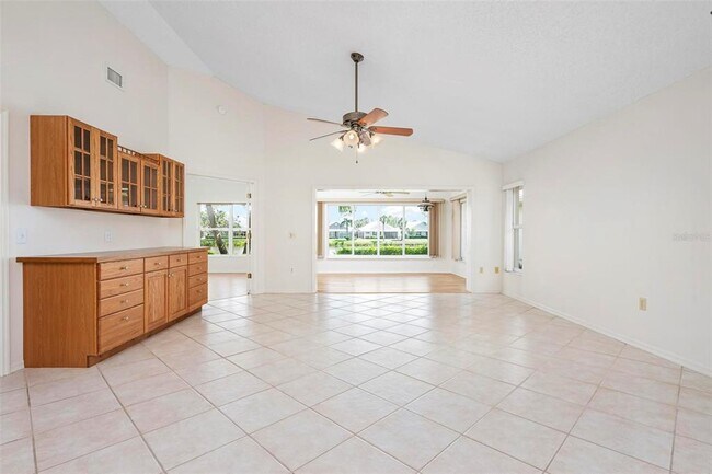 Foto del edificio - 799 Harrington Lake Dr N