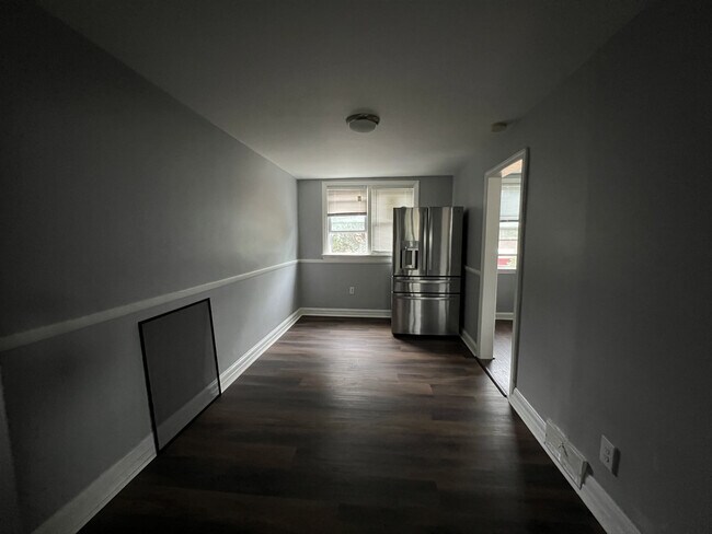 Foto del edificio - 2219 Dermond Ave