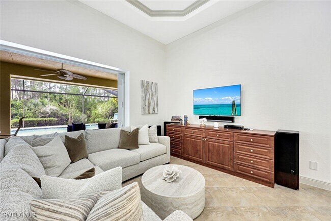 Foto del edificio - 7655 Martino Cir