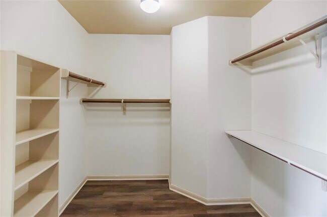 Building Photo - 2504 Mirasol Loop
