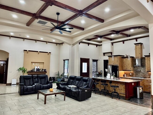 Building Photo - 8024 Canoncito Dr
