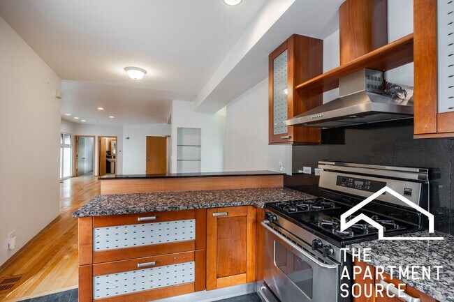 Foto del edificio - 1049 N Winchester Ave