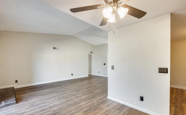 Building Photo - 7010 W Medlock Dr