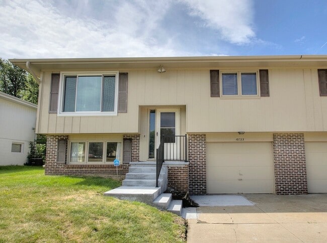 Exterior - 10723 Browne St