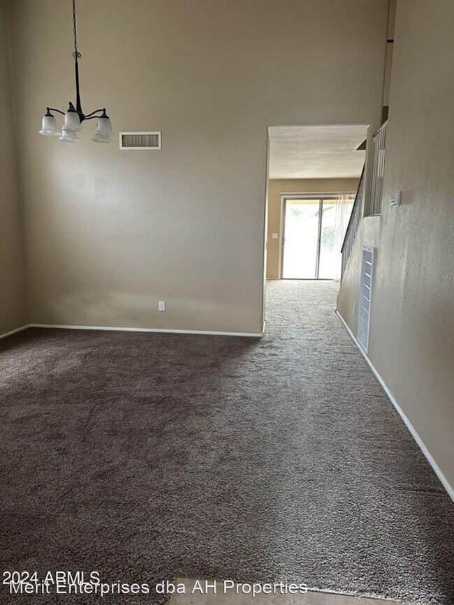 Building Photo - 4 br, 2.5 bath House - 42303 W CHAMBERS DR