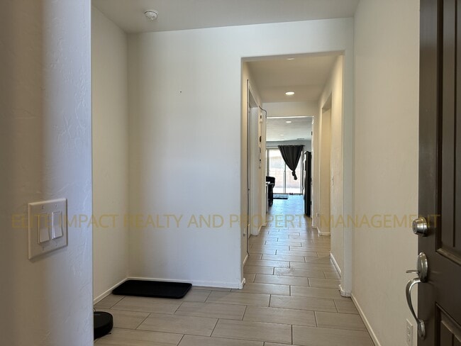Building Photo - 6520 E Via Arroyo Azul