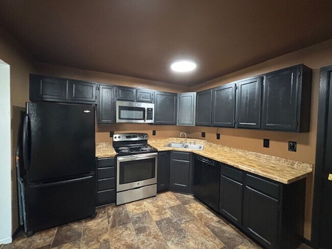 Foto del edificio - X-LARGE 1 BR/1 BA Condo Available 5/1 in a Beautiful St. Paul Neighborhood!