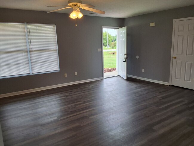 Building Photo - 21 Astaire Dr