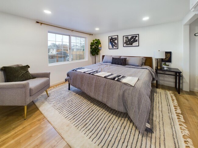 Foto del edificio - 1322 Potter Ave